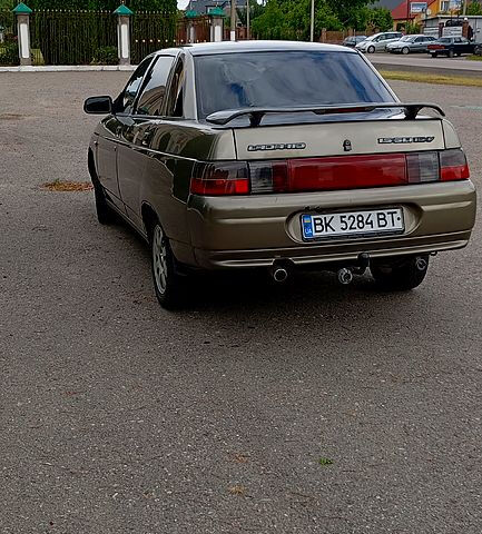 Серый ВАЗ 2110, объемом двигателя 1.5 л и пробегом 300 тыс. км за 1550 $, фото 1 на Automoto.ua