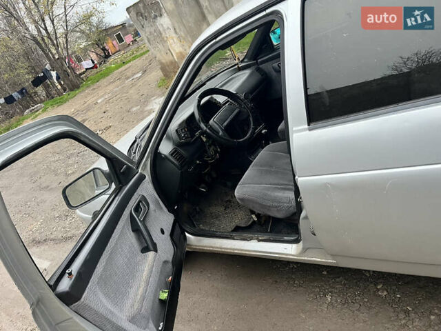 Серый ВАЗ 2110, объемом двигателя 1.6 л и пробегом 270 тыс. км за 1000 $, фото 2 на Automoto.ua