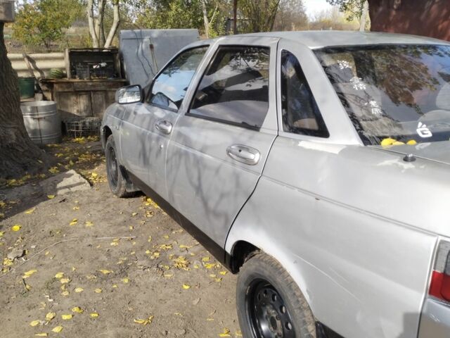 Серый ВАЗ 2110, объемом двигателя 0 л и пробегом 279 тыс. км за 1198 $, фото 3 на Automoto.ua