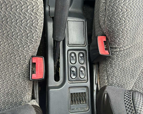 Сірий ВАЗ 2110, об'ємом двигуна 1.5 л та пробігом 270 тис. км за 1999 $, фото 21 на Automoto.ua