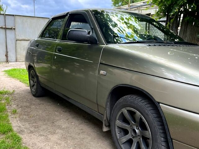 Серый ВАЗ 2110, объемом двигателя 1.5 л и пробегом 260 тыс. км за 1300 $, фото 2 на Automoto.ua
