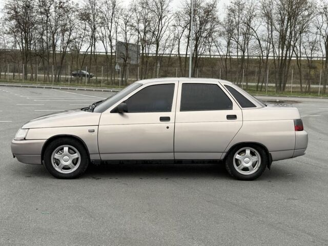 Серый ВАЗ 2110, объемом двигателя 1.5 л и пробегом 150 тыс. км за 1900 $, фото 2 на Automoto.ua