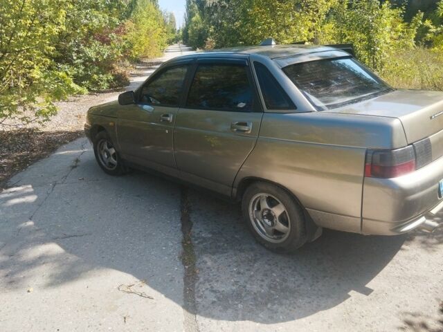 Серый ВАЗ 2110, объемом двигателя 1.5 л и пробегом 300 тыс. км за 2000 $, фото 5 на Automoto.ua