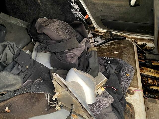 Сірий ВАЗ 2110, об'ємом двигуна 1.6 л та пробігом 200 тис. км за 900 $, фото 6 на Automoto.ua