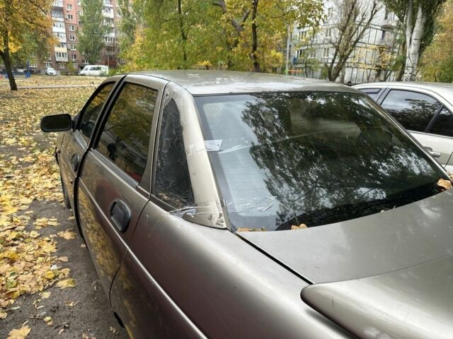 ВАЗ 2110 2002 в Днепре (Днепропетровске) на Automoto.ua Серый ВАЗ 2110, объемом двигателя 1.6 л и пробегом 205 тыс. км за 974 $, фото 5 на Automoto.ua