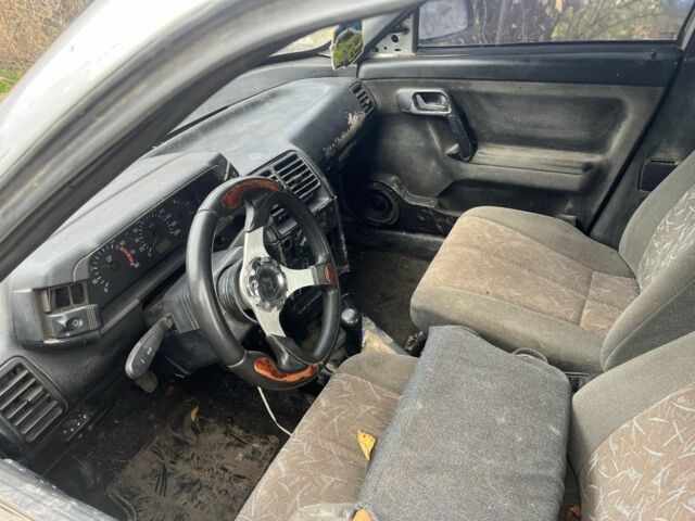 Серый ВАЗ 2110, объемом двигателя 1.6 л и пробегом 280 тыс. км за 650 $, фото 2 на Automoto.ua