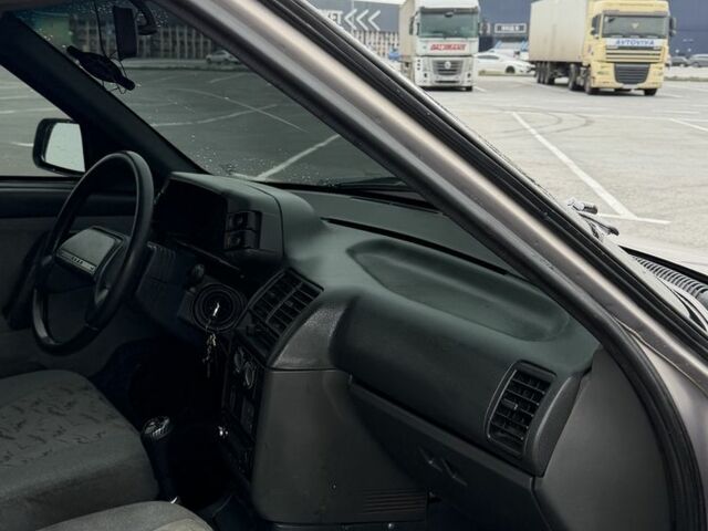 Серый ВАЗ 2110, объемом двигателя 1.5 л и пробегом 150 тыс. км за 1900 $, фото 6 на Automoto.ua