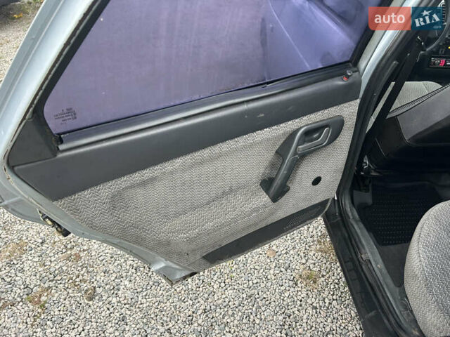 Сірий ВАЗ 2110, об'ємом двигуна 1.5 л та пробігом 270 тис. км за 1999 $, фото 18 на Automoto.ua