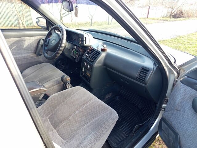 Серый ВАЗ 2110, объемом двигателя 1.5 л и пробегом 254 тыс. км за 1700 $, фото 5 на Automoto.ua