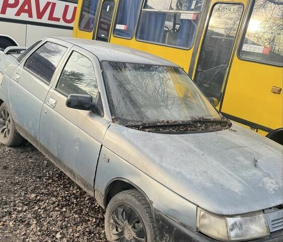 Серый ВАЗ 2110, объемом двигателя 1.5 л и пробегом 100 тыс. км за 600 $, фото 2 на Automoto.ua