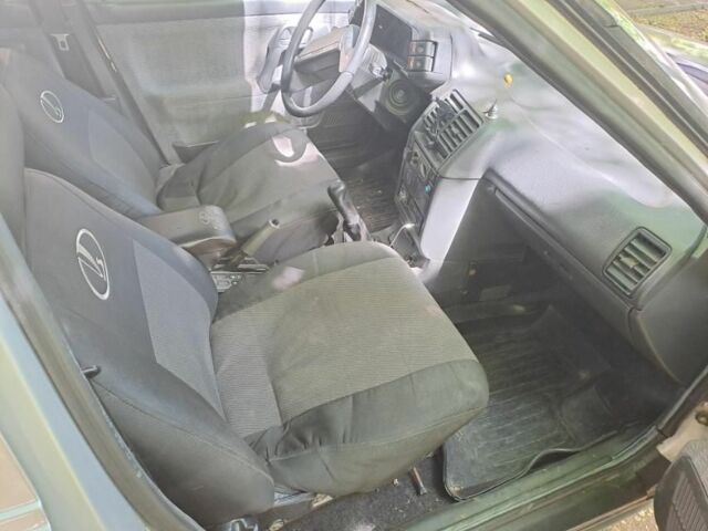 Серый ВАЗ 2110, объемом двигателя 1.6 л и пробегом 173 тыс. км за 1680 $, фото 7 на Automoto.ua