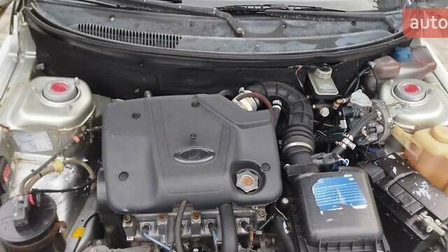 Сірий ВАЗ 2110, об'ємом двигуна 1.5 л та пробігом 168 тис. км за 1950 $, фото 6 на Automoto.ua