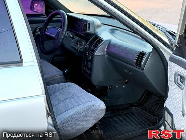 Сірий ВАЗ 2110, об'ємом двигуна 1.5 л та пробігом 307 тис. км за 1450 $, фото 4 на Automoto.ua