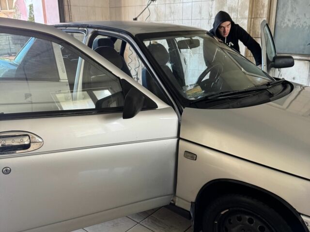 ВАЗ 2110 2003 у Первомайськ на Automoto.ua Сірий ВАЗ 2110, об'ємом двигуна 1.5 л та пробігом 232 тис. км за 1500 $, фото 2 на Automoto.ua