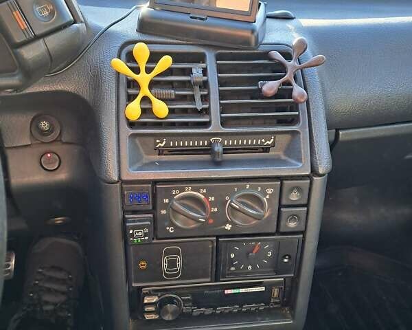 Сірий ВАЗ 2110, об'ємом двигуна 1.5 л та пробігом 213 тис. км за 1700 $, фото 10 на Automoto.ua