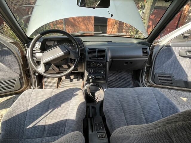 Серый ВАЗ 2110, объемом двигателя 1.5 л и пробегом 227 тыс. км за 1350 $, фото 7 на Automoto.ua