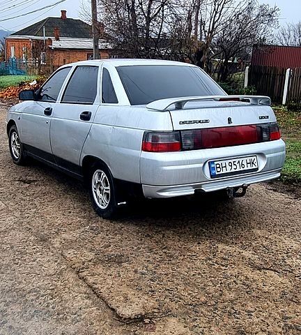 Серый ВАЗ 2110, объемом двигателя 1.5 л и пробегом 230 тыс. км за 1350 $, фото 2 на Automoto.ua