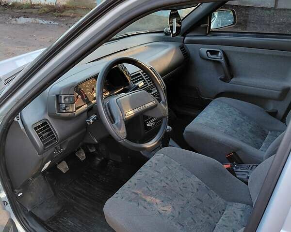 Серый ВАЗ 2110, объемом двигателя 1.5 л и пробегом 150 тыс. км за 1850 $, фото 5 на Automoto.ua