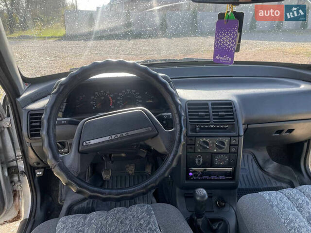 Серый ВАЗ 2110, объемом двигателя 1.5 л и пробегом 276 тыс. км за 1500 $, фото 4 на Automoto.ua
