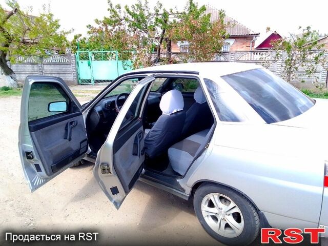 Серый ВАЗ 2110, объемом двигателя 1.6 л и пробегом 200 тыс. км за 2800 $, фото 1 на Automoto.ua