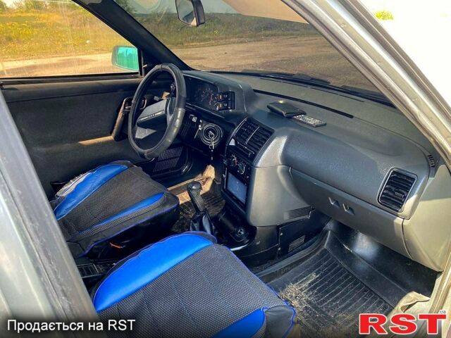 Серый ВАЗ 2110, объемом двигателя 1.5 л и пробегом 200 тыс. км за 1900 $, фото 1 на Automoto.ua