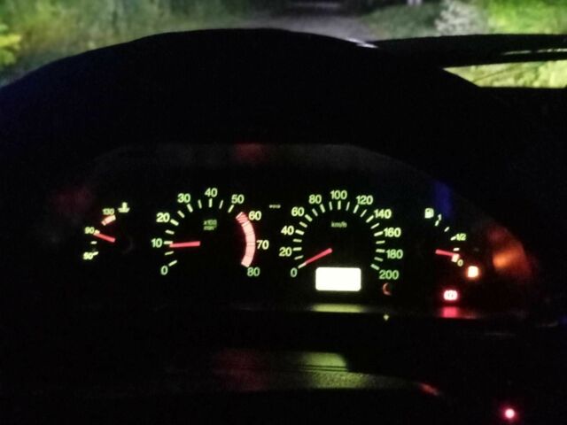 Серый ВАЗ 2110, объемом двигателя 1.5 л и пробегом 225 тыс. км за 1200 $, фото 3 на Automoto.ua