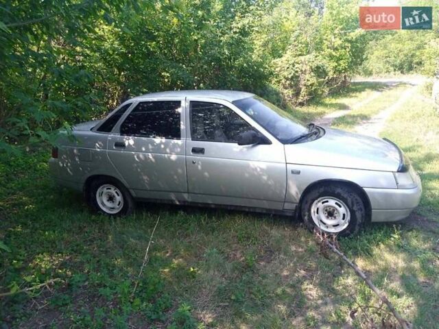 Серый ВАЗ 2110, объемом двигателя 1.5 л и пробегом 250 тыс. км за 2000 $, фото 5 на Automoto.ua