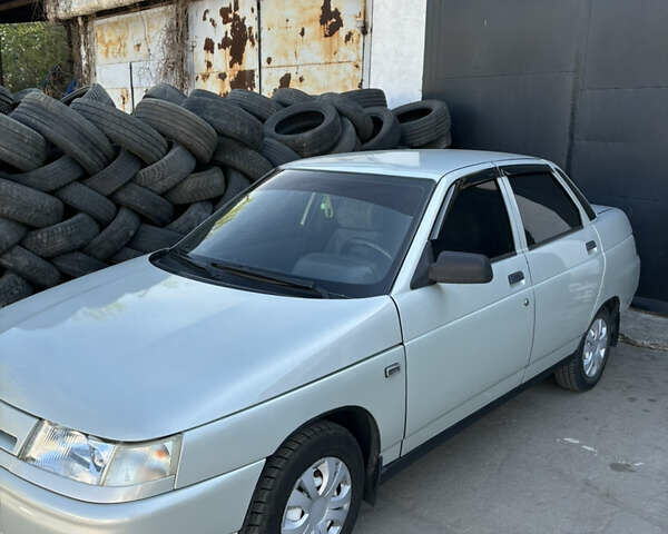 Серый ВАЗ 2110, объемом двигателя 1.6 л и пробегом 142 тыс. км за 2800 $, фото 2 на Automoto.ua