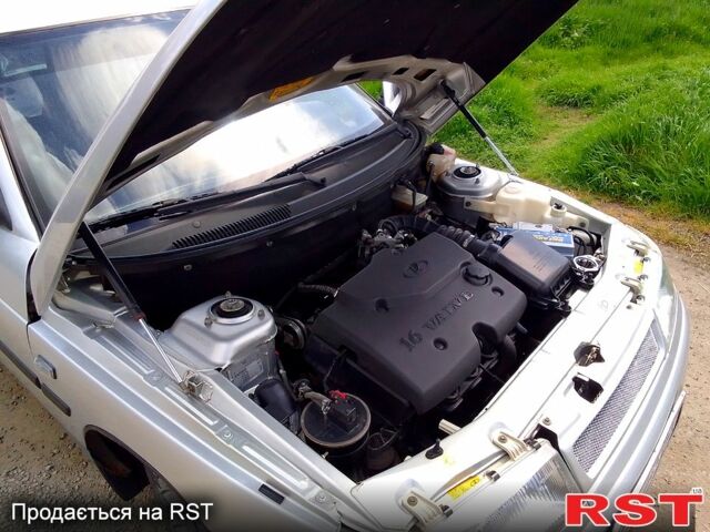 Серый ВАЗ 2110, объемом двигателя 1.6 л и пробегом 200 тыс. км за 2800 $, фото 3 на Automoto.ua