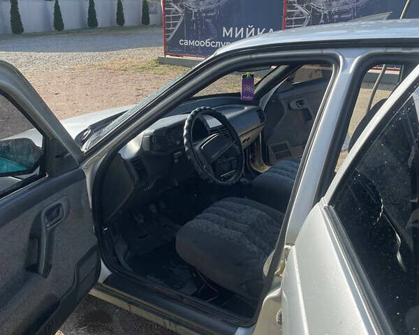 Серый ВАЗ 2110, объемом двигателя 1.5 л и пробегом 276 тыс. км за 1500 $, фото 3 на Automoto.ua