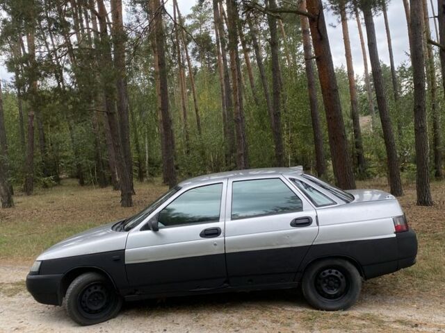 Серый ВАЗ 2110, объемом двигателя 1.6 л и пробегом 200 тыс. км за 650 $, фото 2 на Automoto.ua