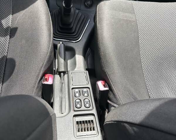 Сірий ВАЗ 2110, об'ємом двигуна 1.6 л та пробігом 193 тис. км за 2750 $, фото 9 на Automoto.ua