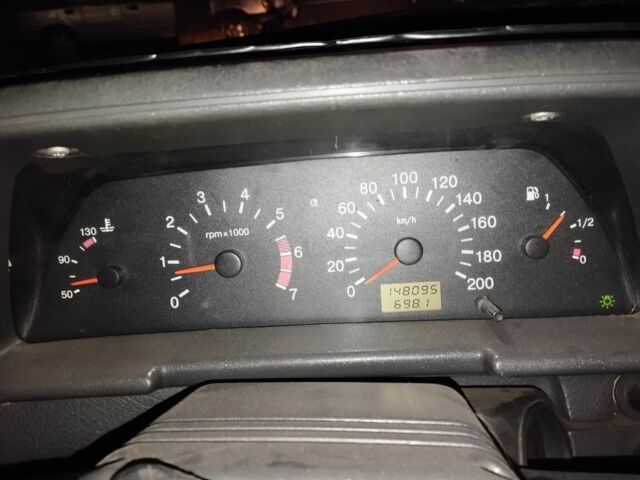 Серый ВАЗ 2110, объемом двигателя 1.6 л и пробегом 148 тыс. км за 2000 $, фото 4 на Automoto.ua