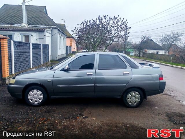 Серый ВАЗ 2110, объемом двигателя 1.6 л и пробегом 180 тыс. км за 2600 $, фото 2 на Automoto.ua