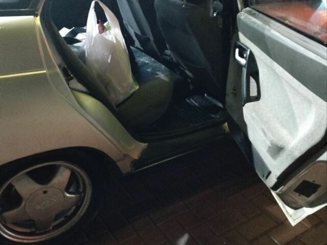 Серый ВАЗ 2110, объемом двигателя 1.6 л и пробегом 300 тыс. км за 1600 $, фото 4 на Automoto.ua