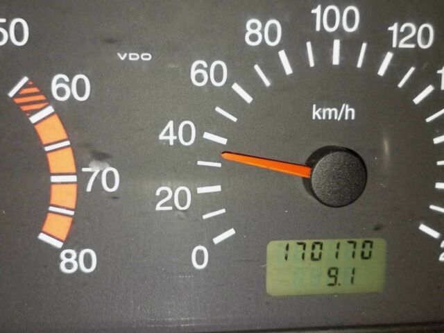 Сірий ВАЗ 2110, об'ємом двигуна 1.6 л та пробігом 107 тис. км за 1909 $, фото 11 на Automoto.ua