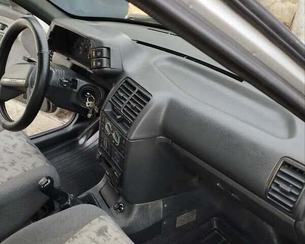 Серый ВАЗ 2110, объемом двигателя 1.6 л и пробегом 170 тыс. км за 1200 $, фото 3 на Automoto.ua