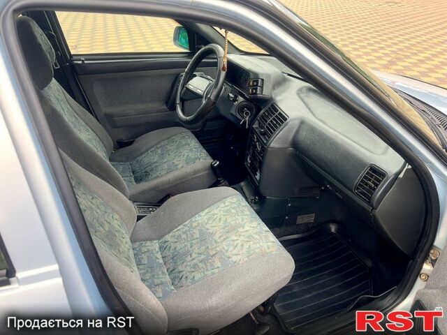 Серый ВАЗ 2110, объемом двигателя 1.6 л и пробегом 200 тыс. км за 2250 $, фото 5 на Automoto.ua
