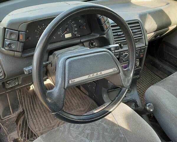 Серый ВАЗ 2110, объемом двигателя 1.6 л и пробегом 280 тыс. км за 1600 $, фото 4 на Automoto.ua