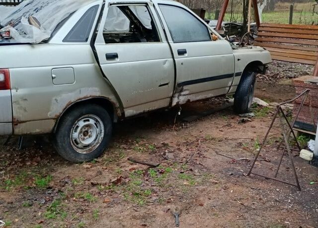 Серый ВАЗ 2110, объемом двигателя 0 л и пробегом 200 тыс. км за 300 $, фото 1 на Automoto.ua