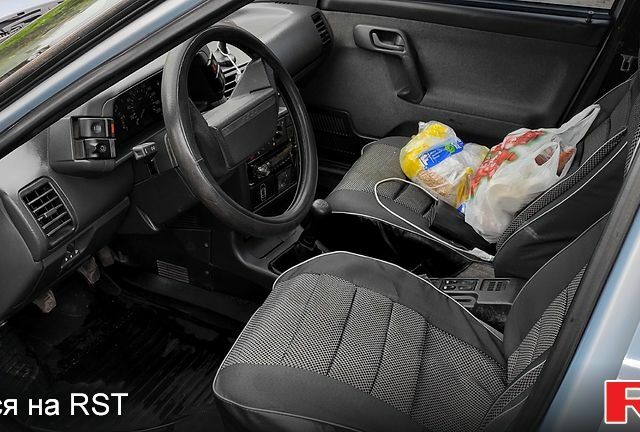 Серый ВАЗ 2110, объемом двигателя 1.6 л и пробегом 290 тыс. км за 1500 $, фото 2 на Automoto.ua