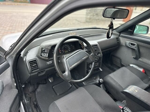 Серый ВАЗ 2110, объемом двигателя 1.6 л и пробегом 180 тыс. км за 1800 $, фото 4 на Automoto.ua