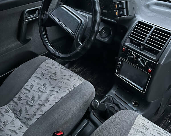 Серый ВАЗ 2110, объемом двигателя 1.6 л и пробегом 173 тыс. км за 1500 $, фото 5 на Automoto.ua