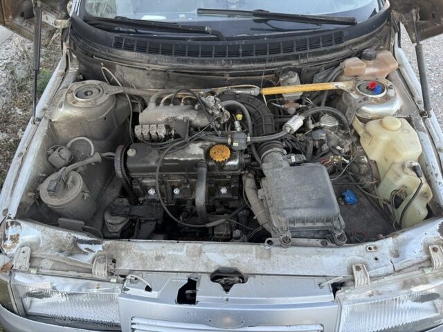 Серый ВАЗ 2110, объемом двигателя 1.6 л и пробегом 888 тыс. км за 449 $, фото 5 на Automoto.ua