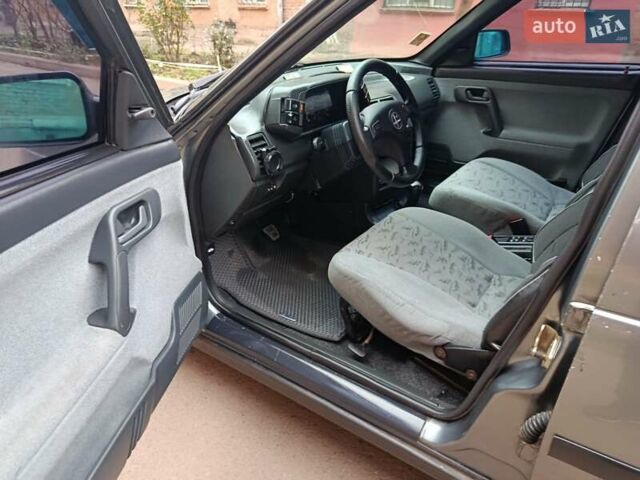 Серый ВАЗ 2110, объемом двигателя 1.6 л и пробегом 178 тыс. км за 1999 $, фото 20 на Automoto.ua