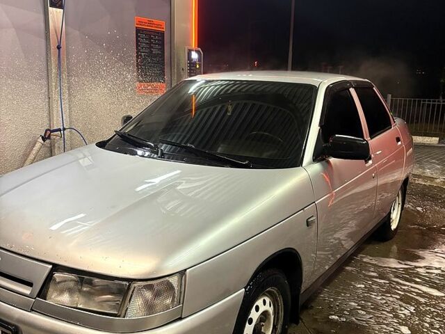 Серый ВАЗ 2110, объемом двигателя 1.6 л и пробегом 170 тыс. км за 2000 $, фото 3 на Automoto.ua