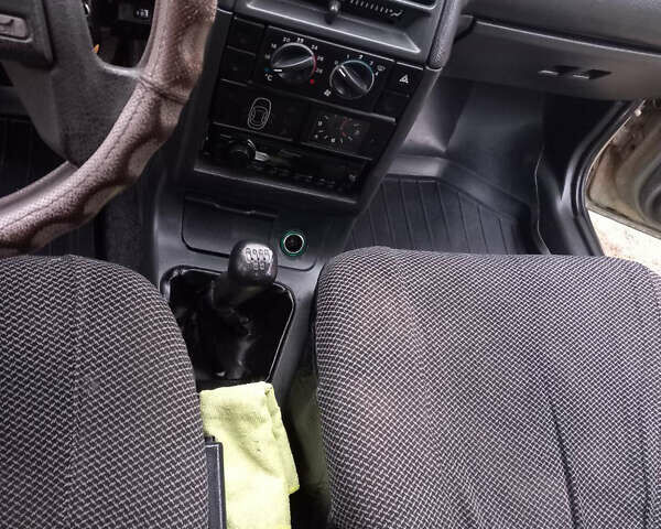 Сірий ВАЗ 2110, об'ємом двигуна 1.6 л та пробігом 170 тис. км за 2650 $, фото 4 на Automoto.ua