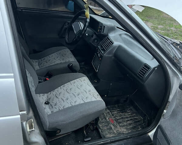 Серый ВАЗ 2110, объемом двигателя 1.6 л и пробегом 173 тыс. км за 1500 $, фото 4 на Automoto.ua