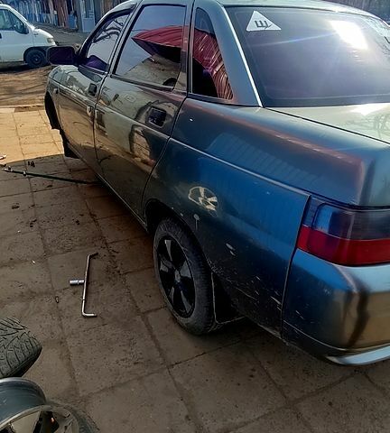 Серый ВАЗ 2110, объемом двигателя 16 л и пробегом 297 тыс. км за 1900 $, фото 2 на Automoto.ua