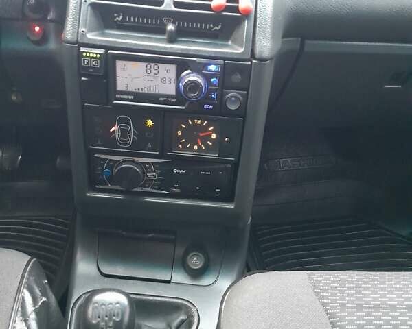 Сірий ВАЗ 2110, об'ємом двигуна 1.6 л та пробігом 176 тис. км за 1500 $, фото 13 на Automoto.ua